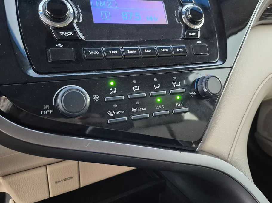 2020 Toyota Camry  LE 