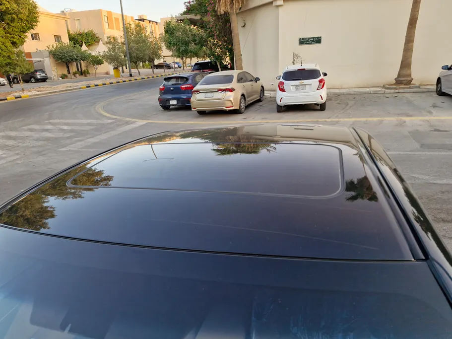 2025 Lexus ES 300 H