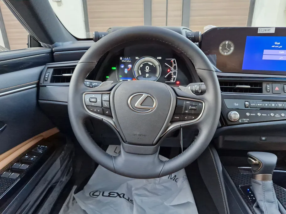 2025 Lexus ES 300 H