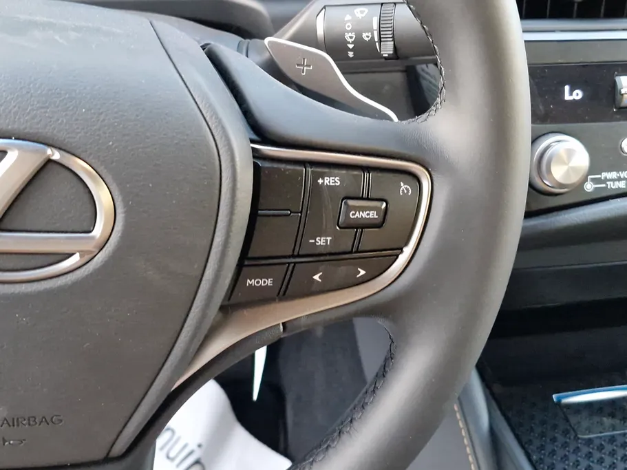 2025 Lexus ES 300 H