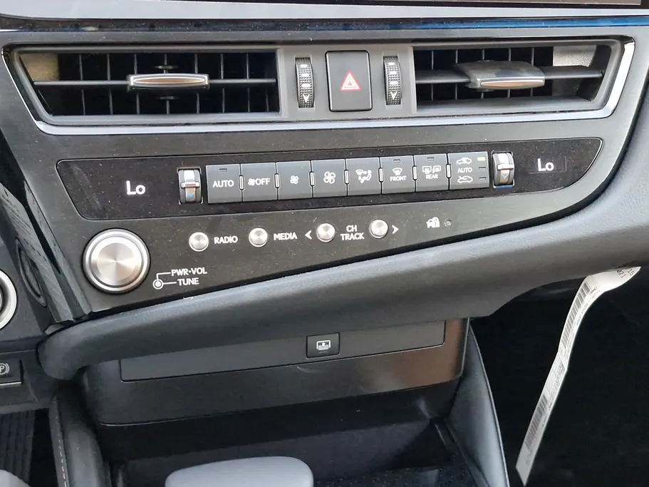 2025 Lexus ES 300 H