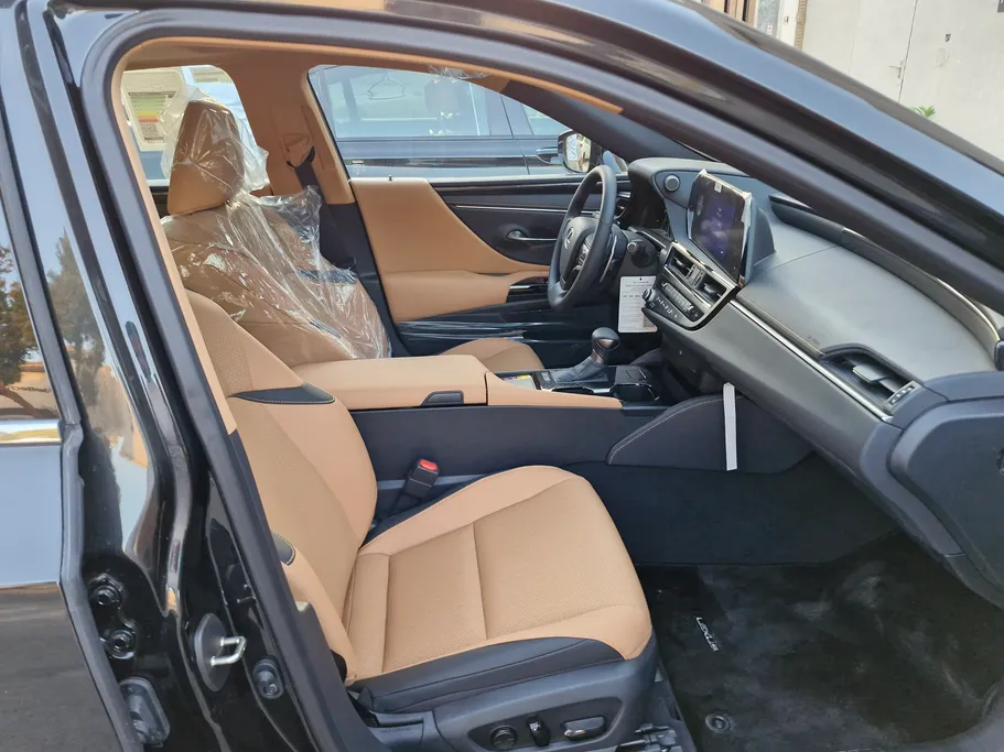 2025 Lexus ES 300 H