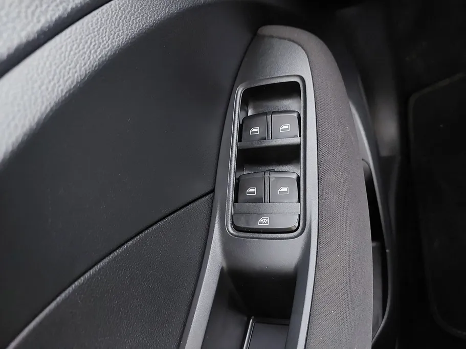 2023 MG ZS STD 