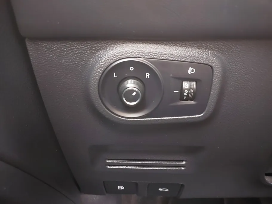2023 MG ZS STD 