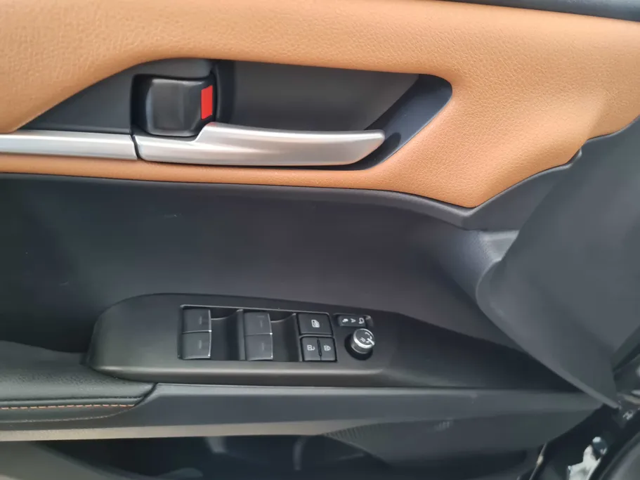 2025 Toyota Camry  GLE