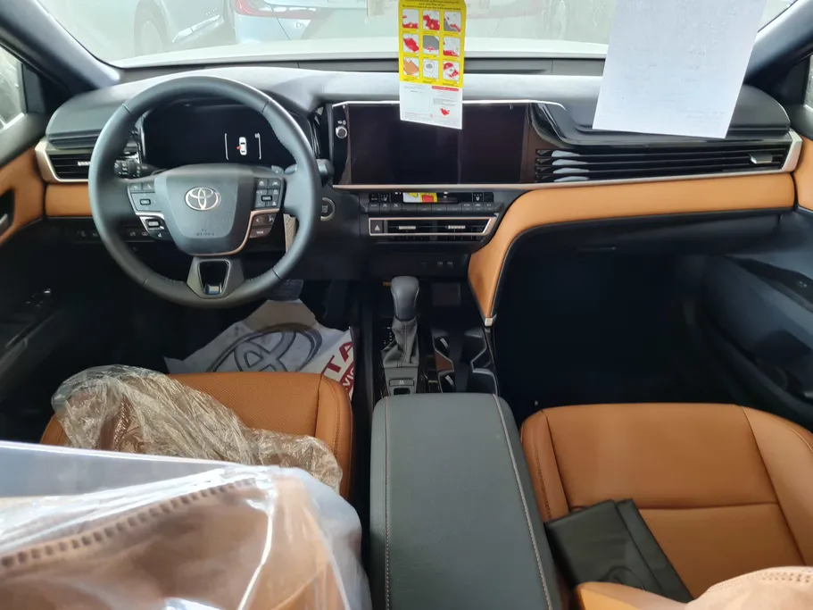 2025 Toyota Camry  GLE