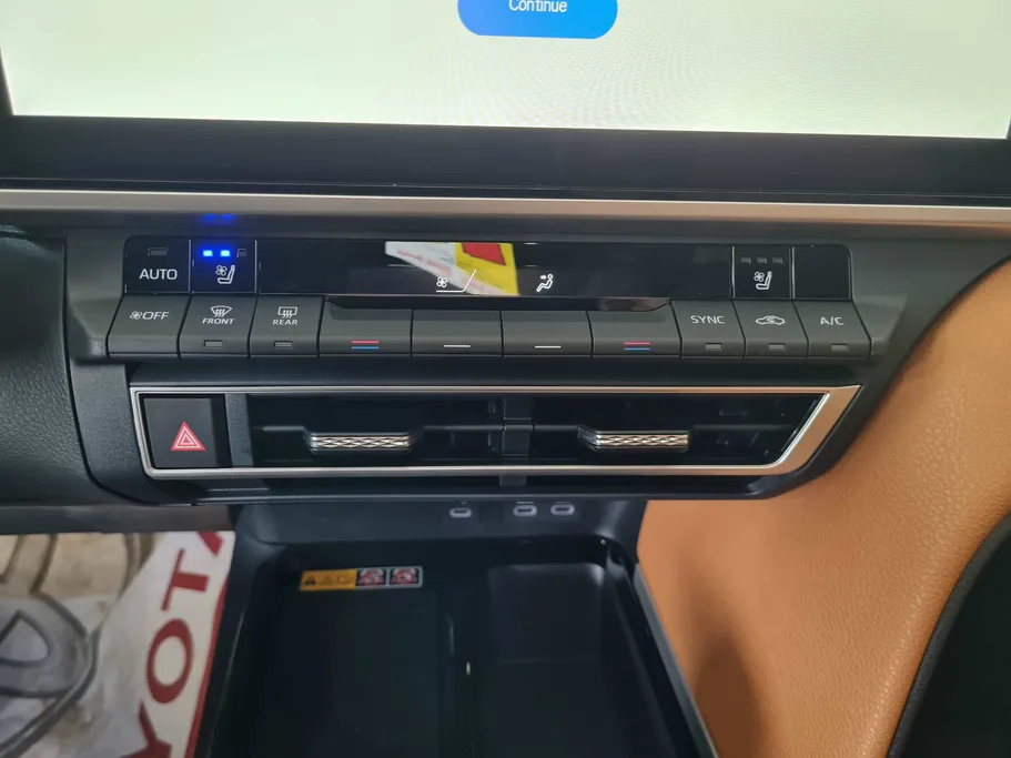 2025 Toyota Camry  GLE