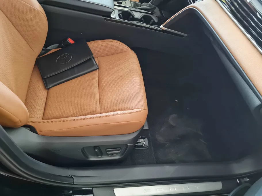 2025 Toyota Camry  GLE