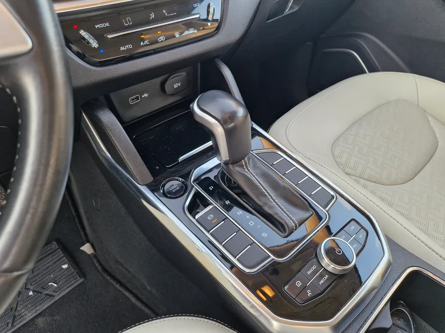 2022 FAW Bestune T33 Premium
