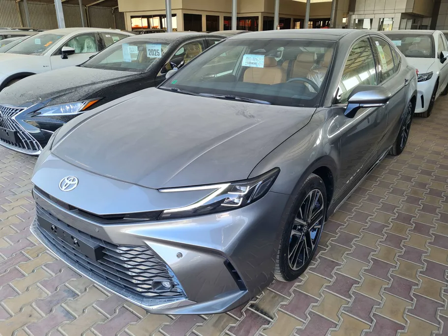 2025 Toyota Camry  GLE