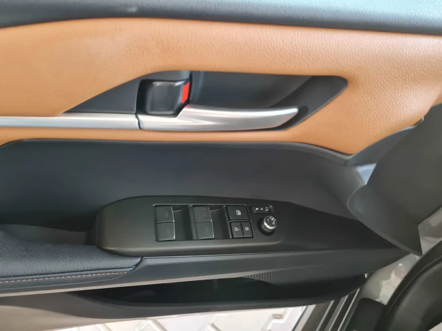 2025 Toyota Camry  GLE