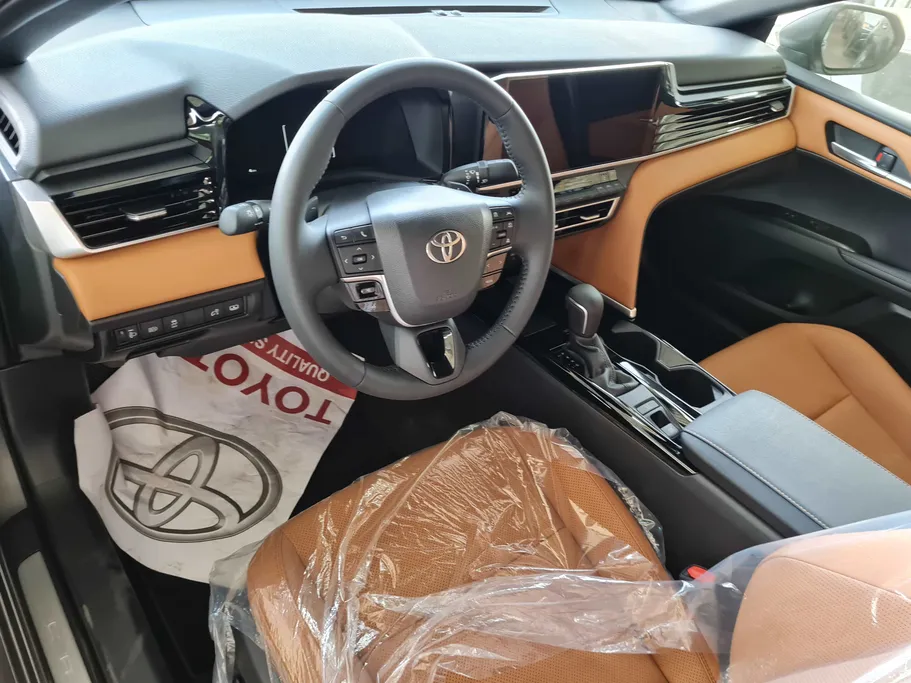 2025 Toyota Camry  GLE