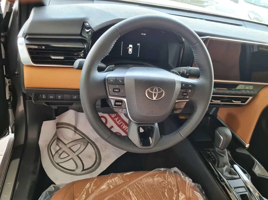 2025 Toyota Camry  GLE
