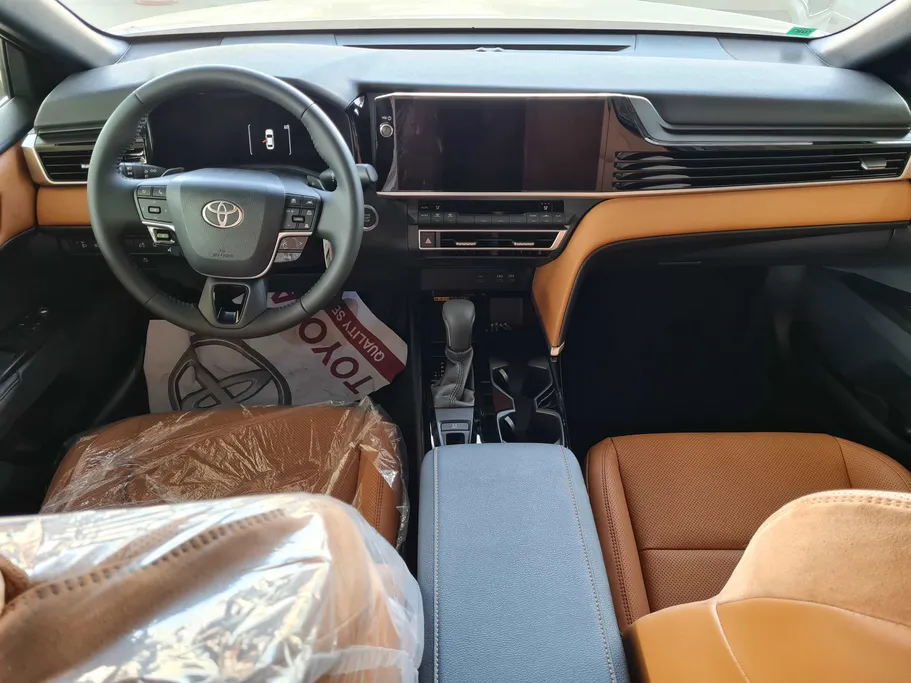 2025 Toyota Camry  GLE