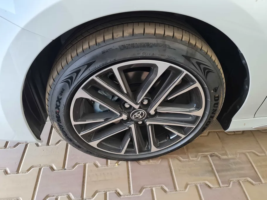 2025 Toyota Camry  GLE