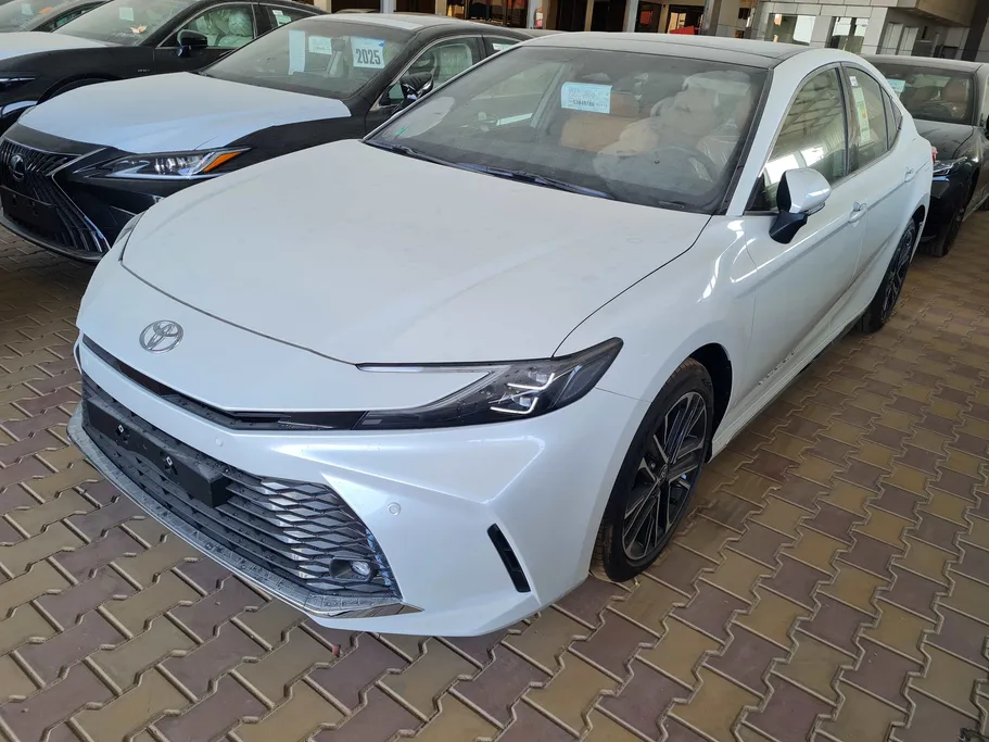 2025 Toyota Camry  GLE