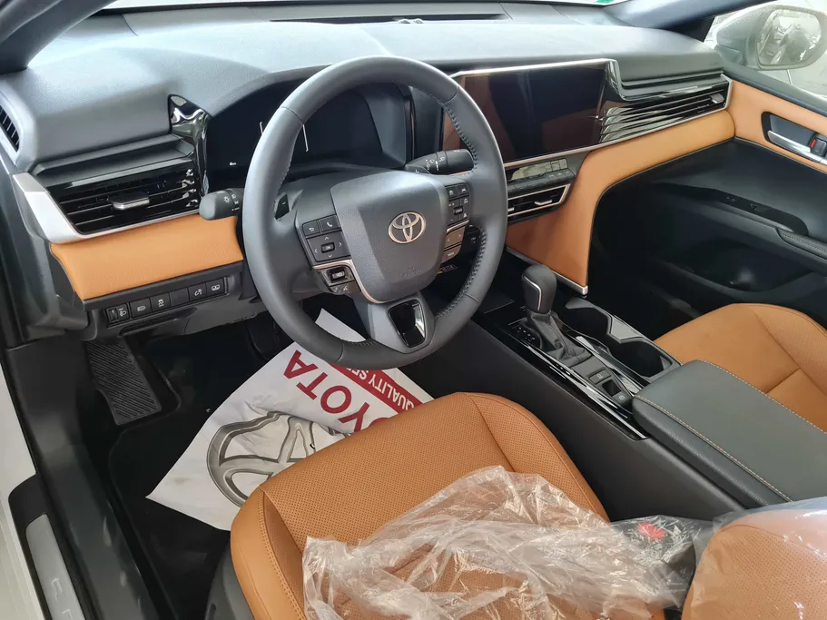 2025 Toyota Camry  GLE