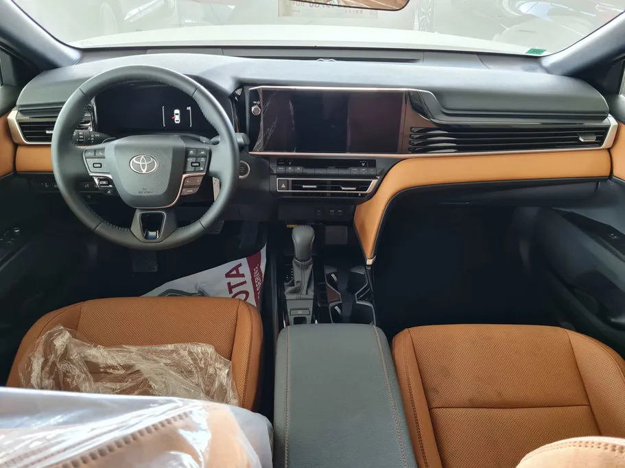 2025 Toyota Camry  GLE