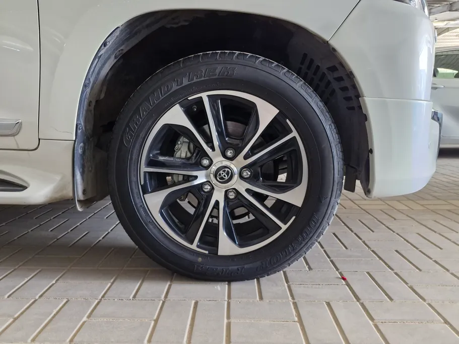 2021 Toyota Land Cruiser GXR Grand Touring 