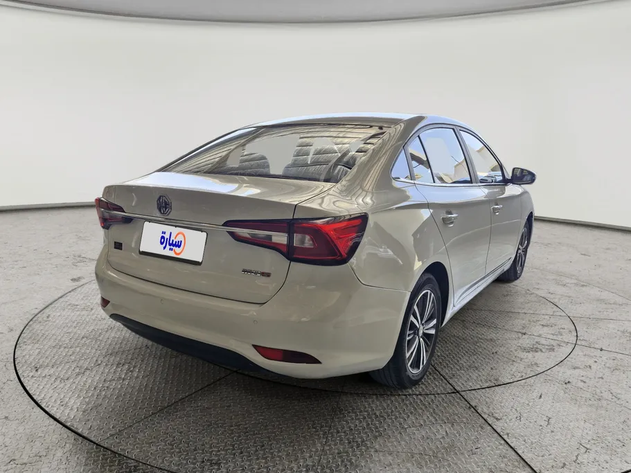 ام جي 5 LUX 2023 