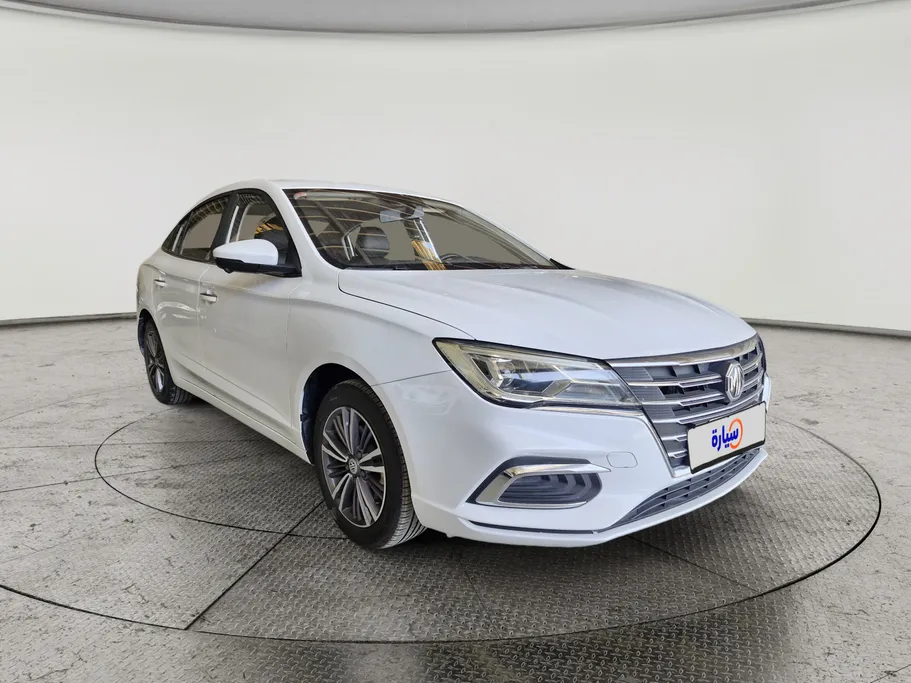 ام جي 5 LUX 2023 