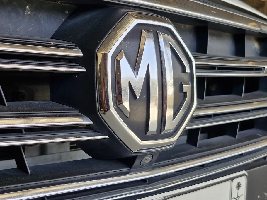 ام جي 5 LUX 2023 