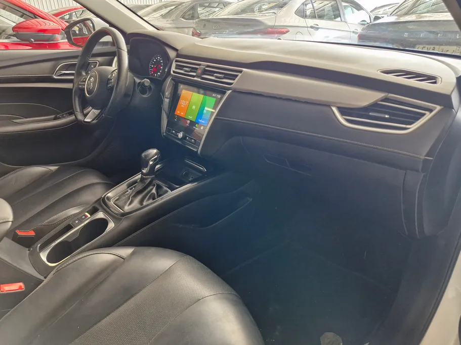 ام جي 5 LUX 2023 