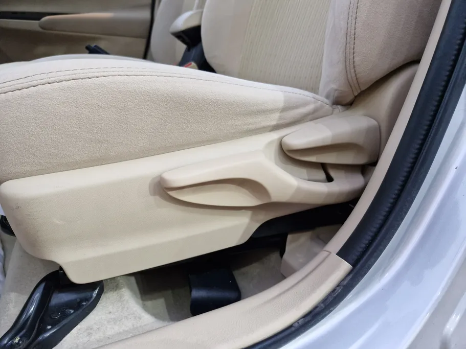 2022 Toyota Yaris  Y 