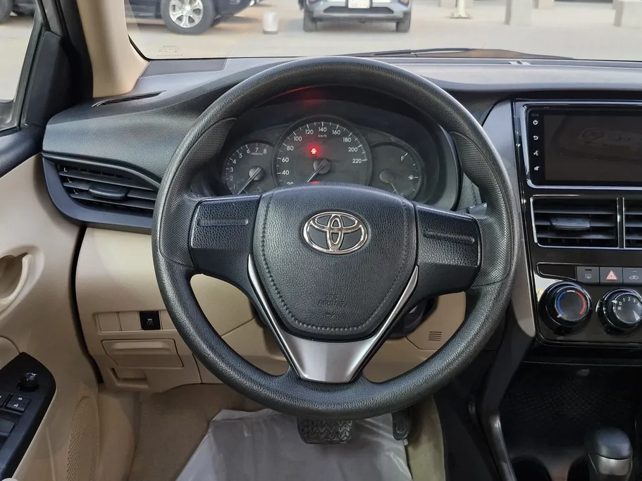 2022 Toyota Yaris  Y 