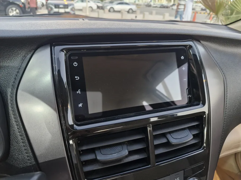 2022 Toyota Yaris  Y 