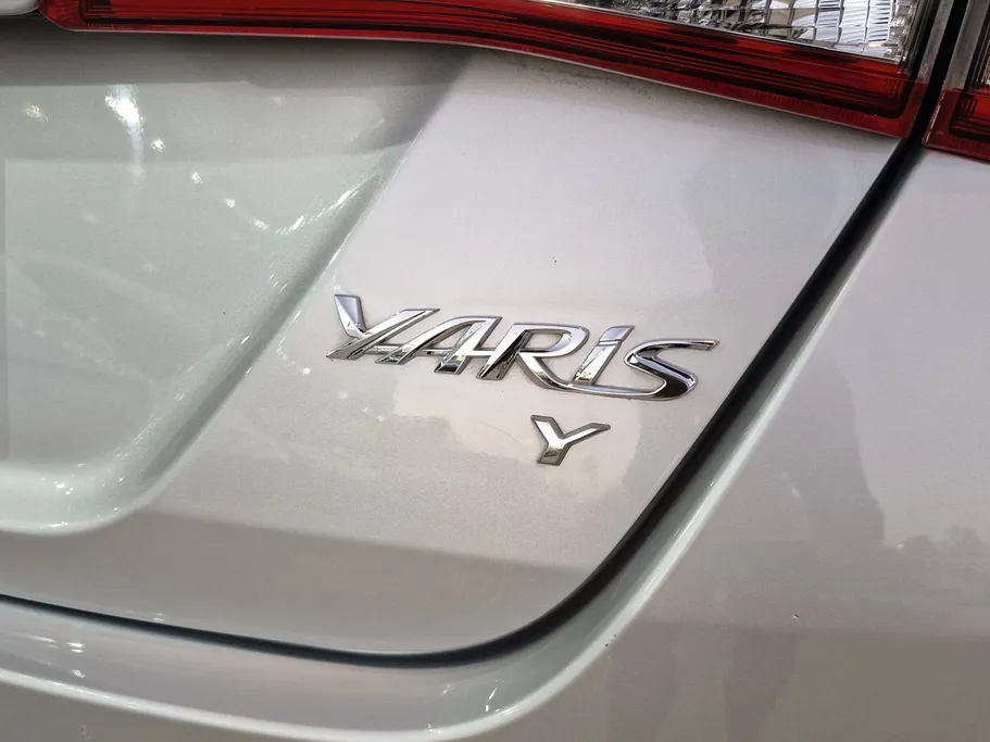 2022 Toyota Yaris  Y 