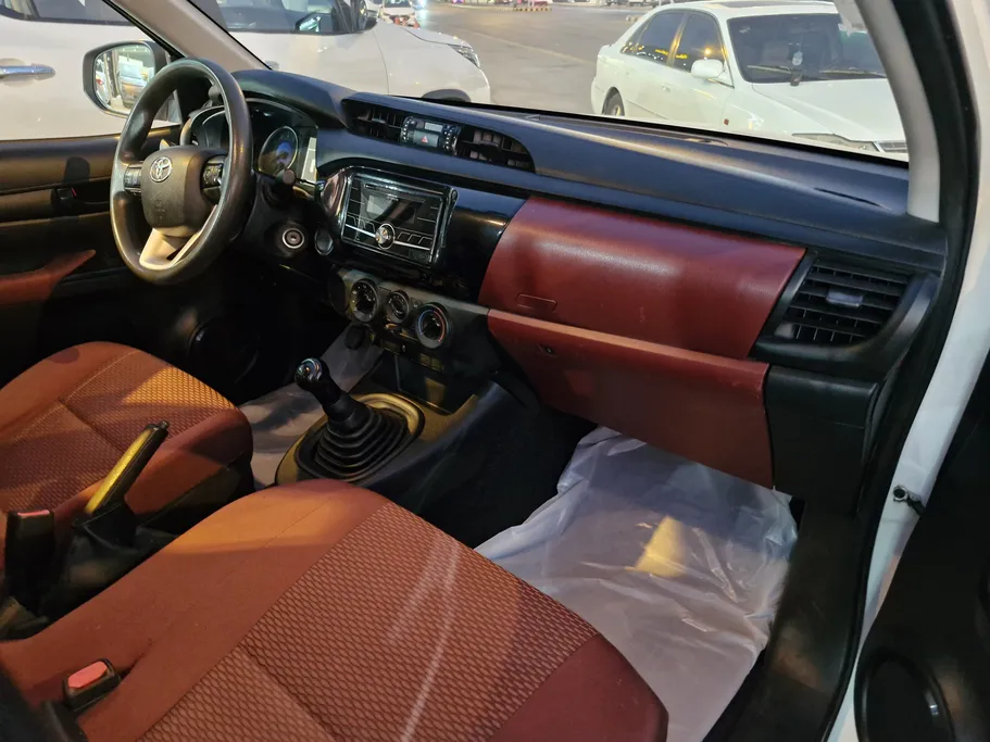 2019 Toyota Hilux GLX 