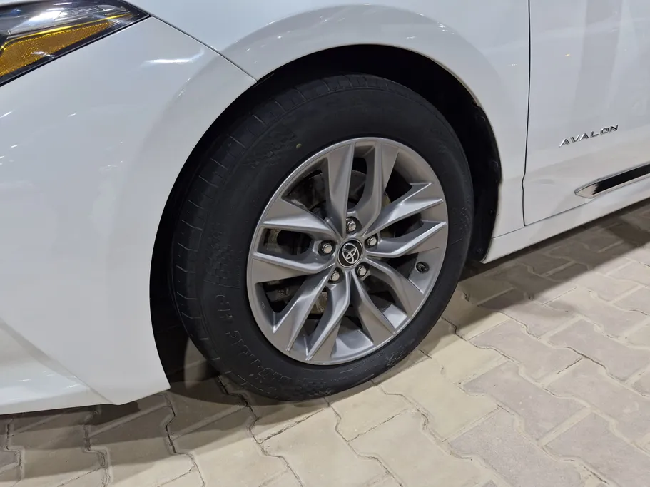 تويوتا افالون Touring 2020 
