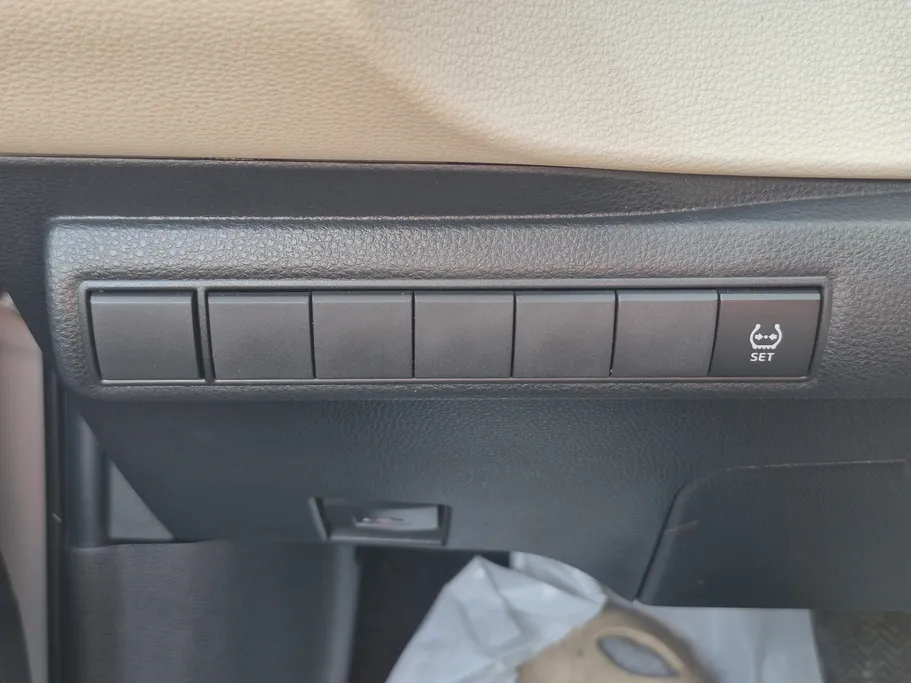 تويوتا كورولا XLI 2022 