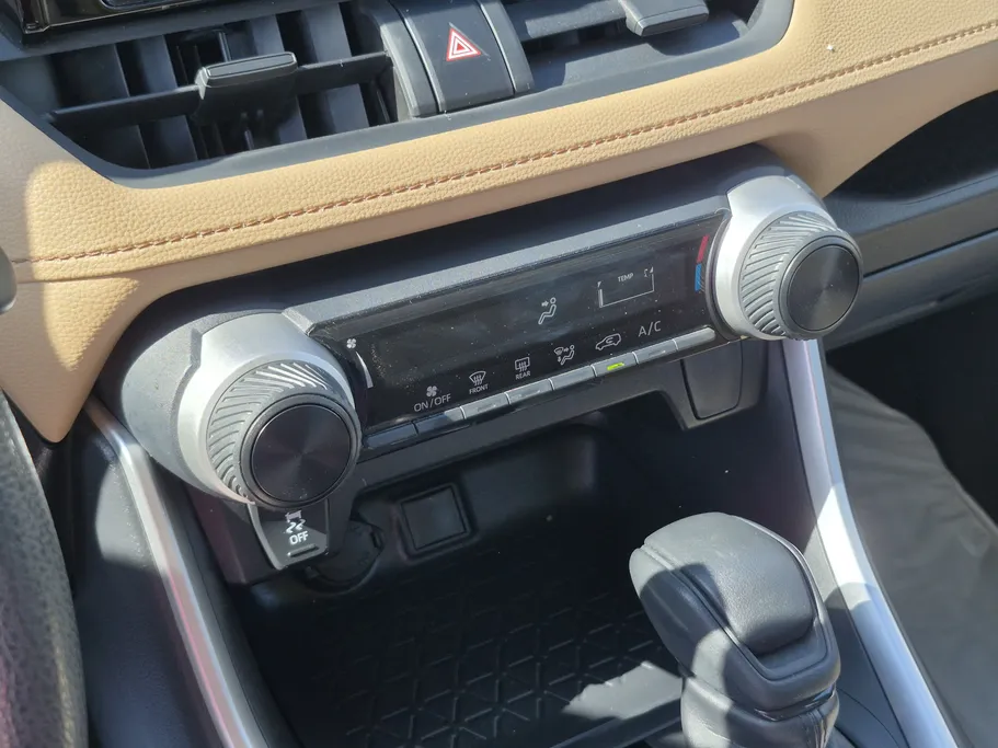 تويوتا راف فور LE 2019 