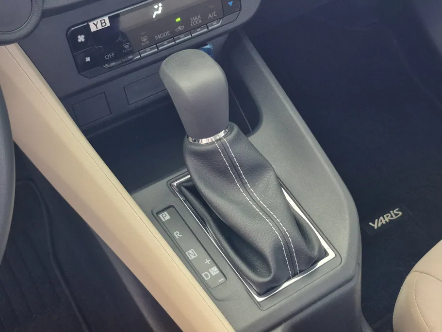 تويوتا يارس Y 2024 