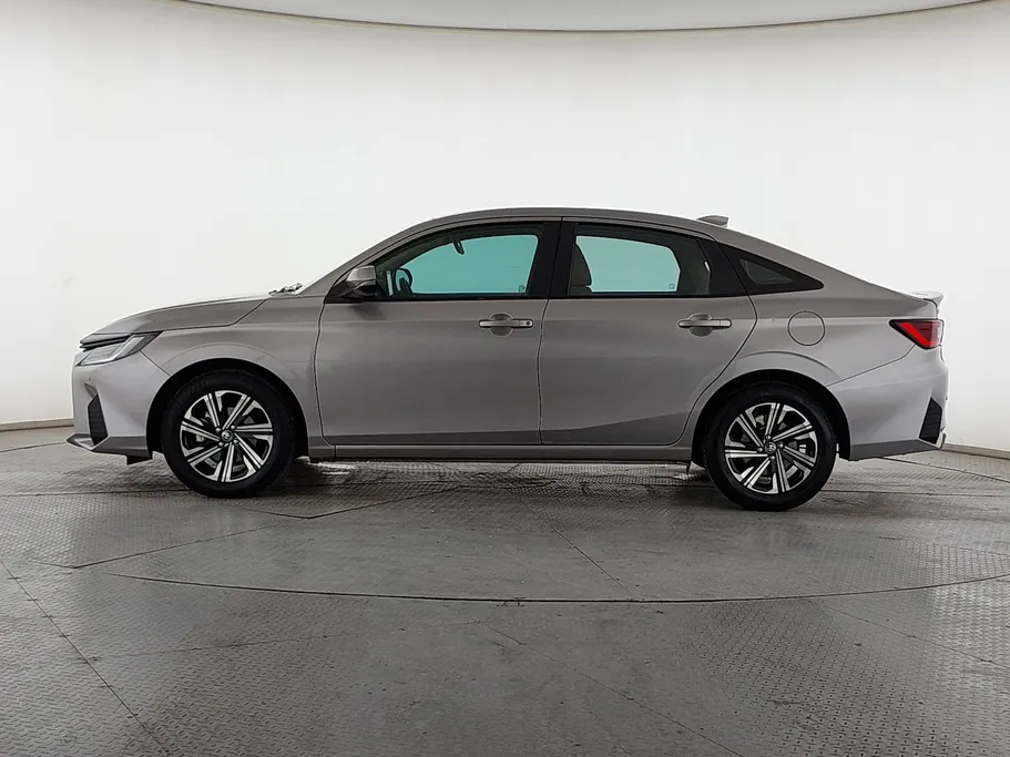 2024 Toyota Yaris  YX 