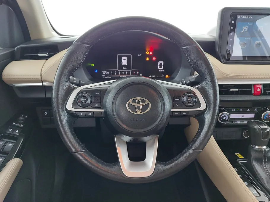2024 Toyota Yaris  YX 
