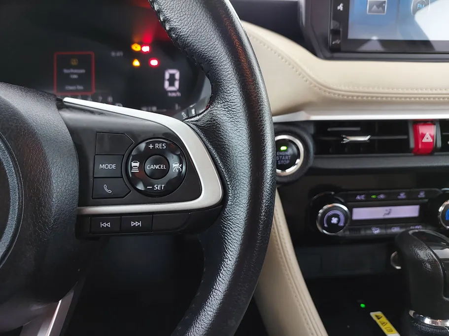 2024 Toyota Yaris  YX 