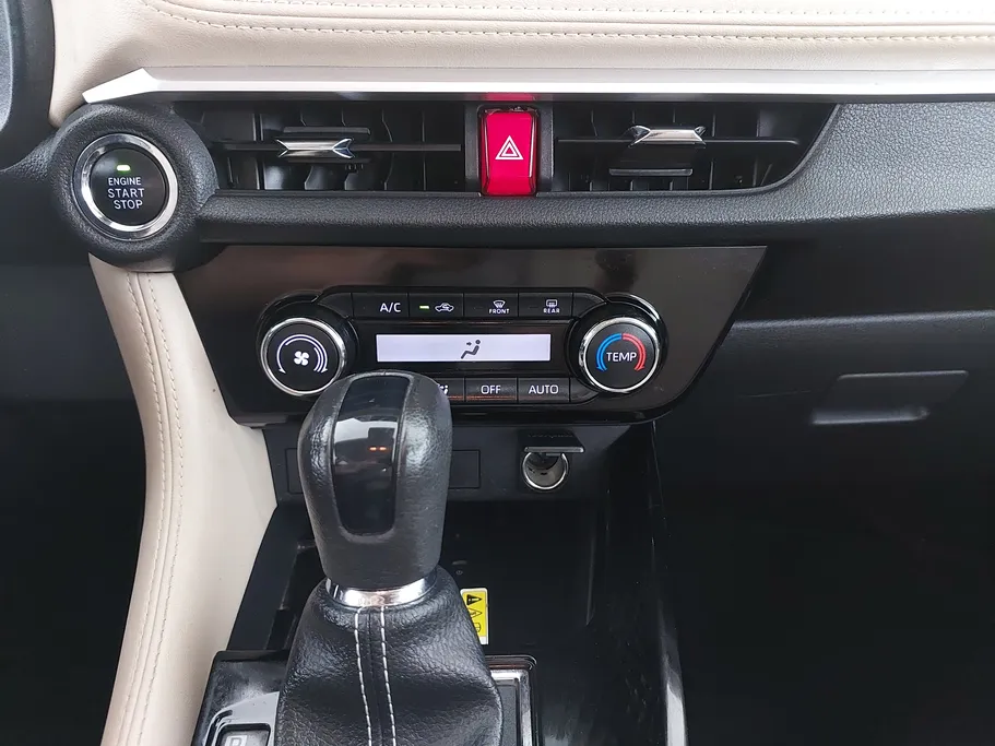 2024 Toyota Yaris  YX 