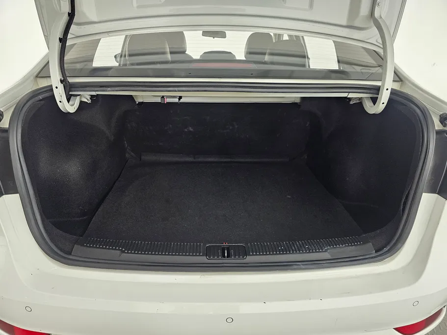 2023 MG 5 LUX
