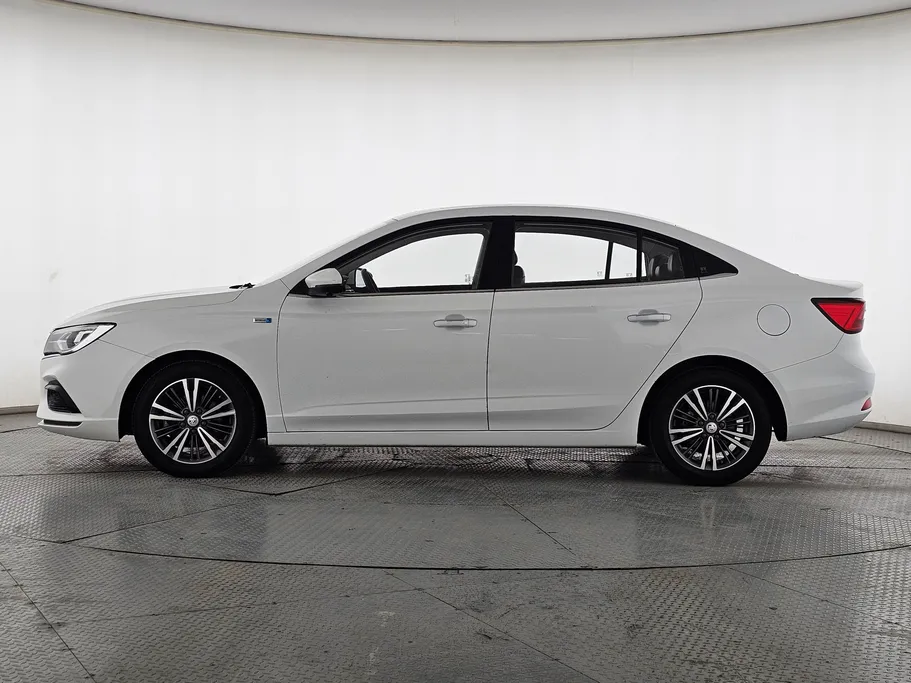 2023 MG 5 LUX