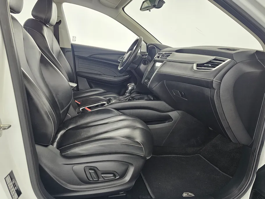 2023 MG 5 LUX