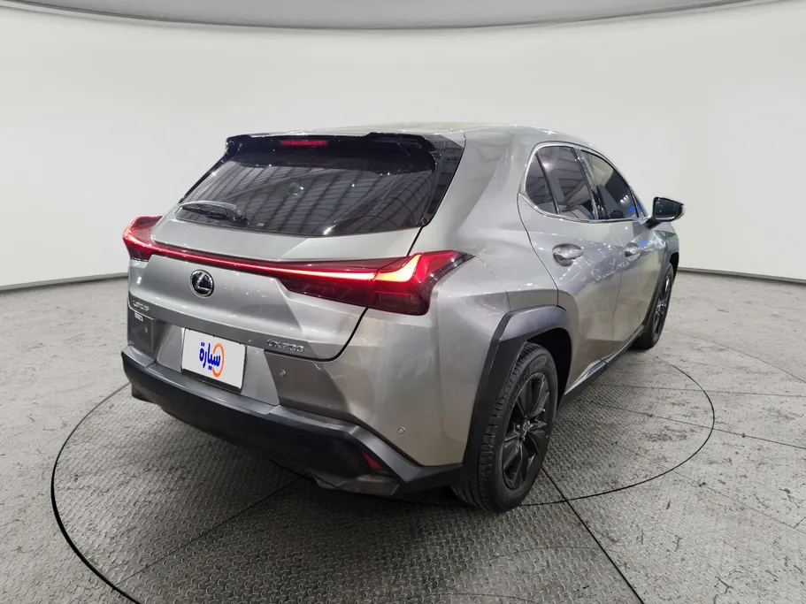 لكزس UX 200 AA Elegant 2021