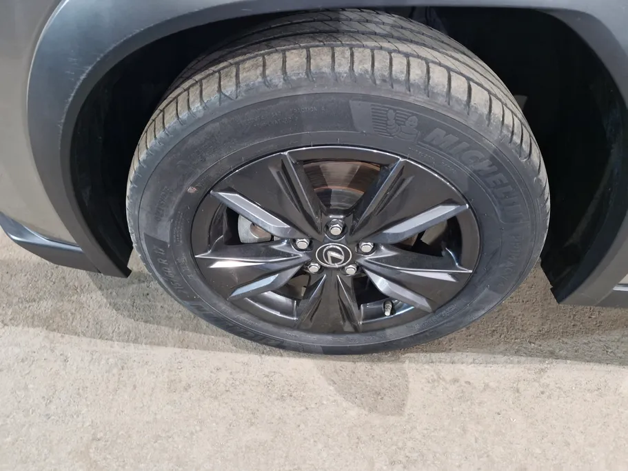 لكزس UX 200 AA Elegant 2021