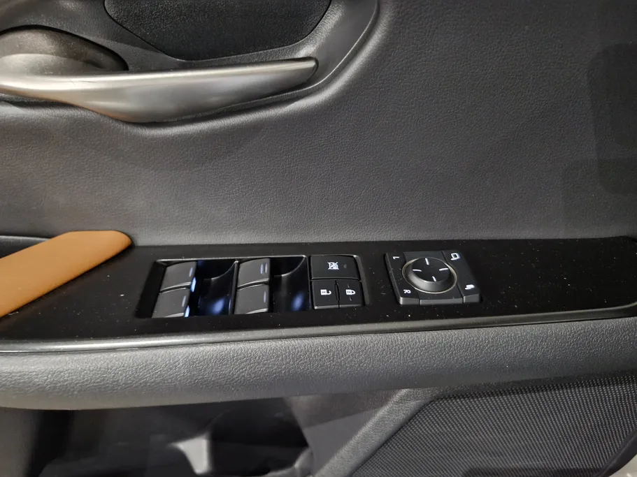 لكزس UX 200 AA Elegant 2021