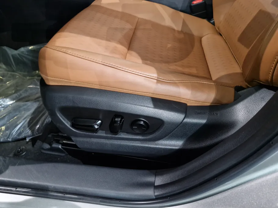 لكزس UX 200 AA Elegant 2021