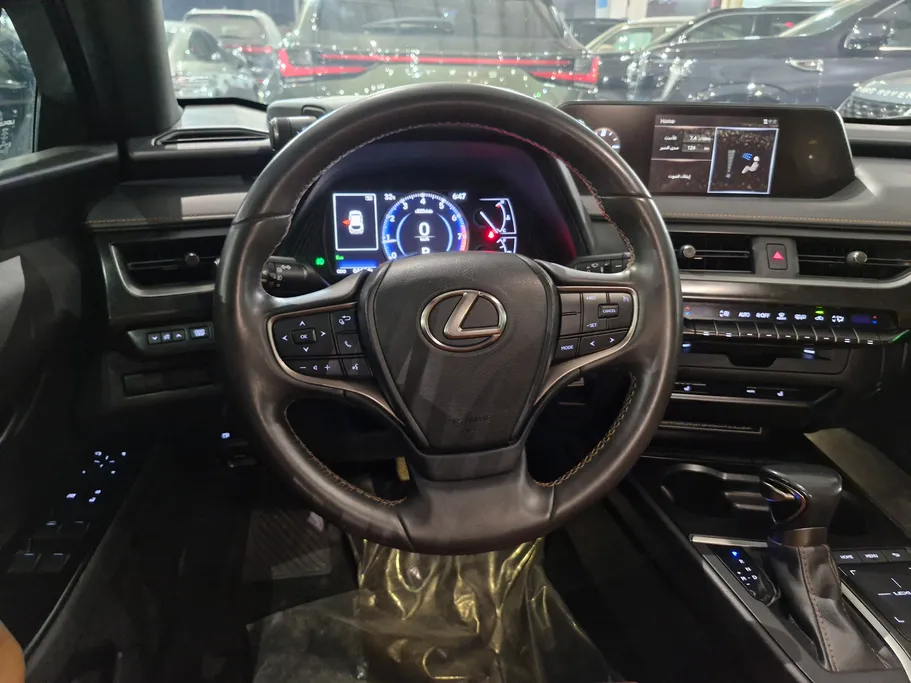 لكزس UX 200 AA Elegant 2021