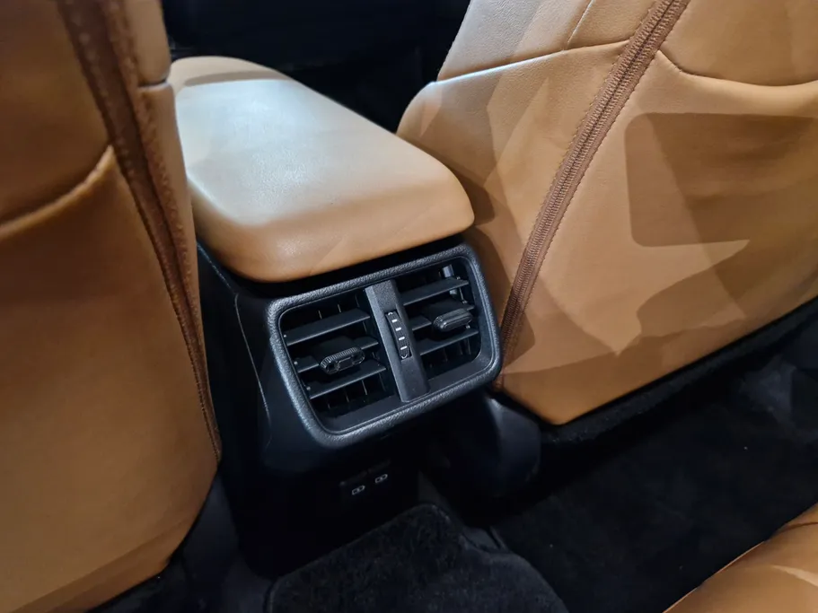 لكزس UX 200 AA Elegant 2021