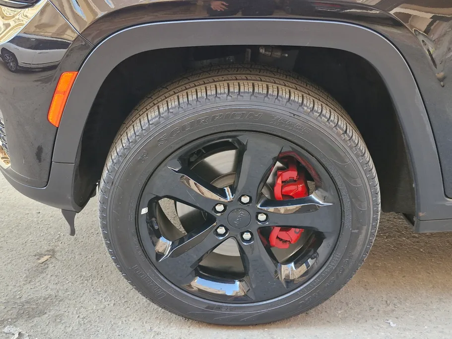 جيب جراند شيروكي L 2023